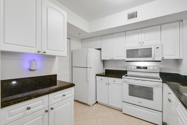 242 Village Boulevard 2203, Tequesta, FL 33469