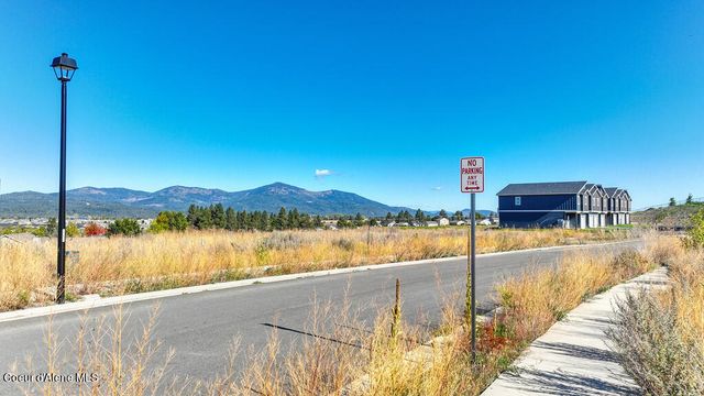 3594 N Blaze Loop, Post Falls, ID 83854