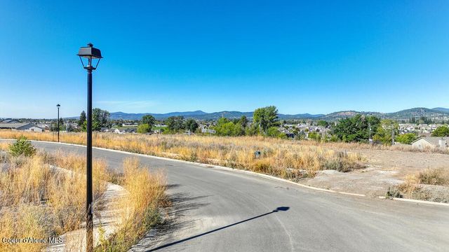 3594 N Blaze Loop, Post Falls, ID 83854