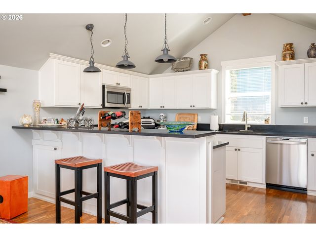5310 Ne NEPTUNE Ln, Lincoln City, OR 97367