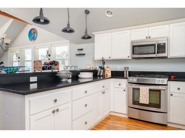 5310 Ne NEPTUNE Ln, Lincoln City, OR 97367