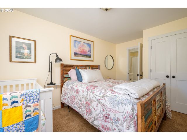 5310 Ne NEPTUNE Ln, Lincoln City, OR 97367