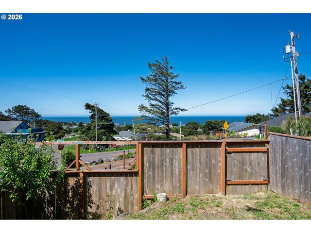 5310 Ne NEPTUNE Ln, Lincoln City, OR 97367