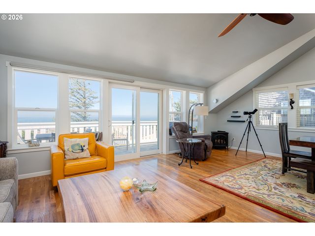 5310 Ne NEPTUNE Ln, Lincoln City, OR 97367
