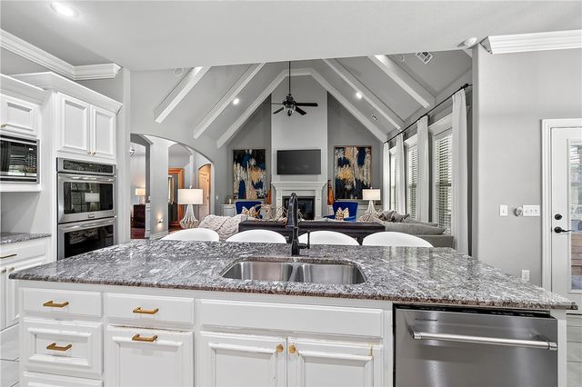 1507 NW Hermanus Street, Bentonville, AR 72712