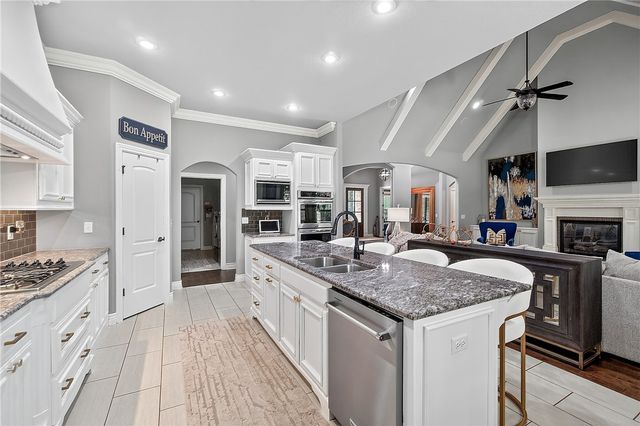1507 NW Hermanus Street, Bentonville, AR 72712