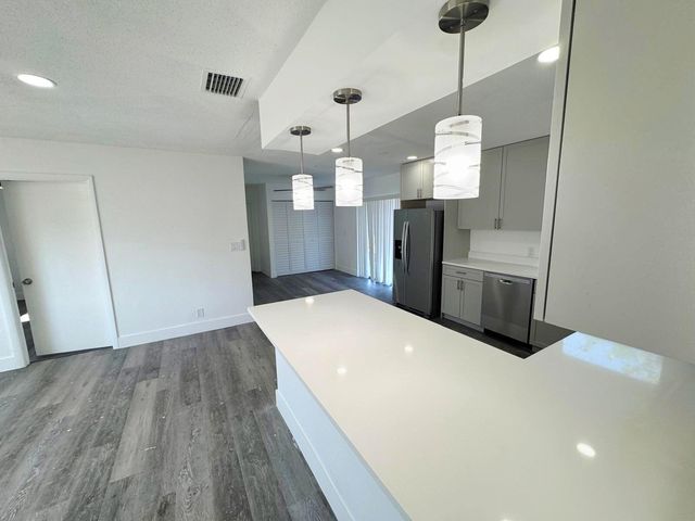 4010 NE 6th Avenue, Deerfield Beach, FL 33064