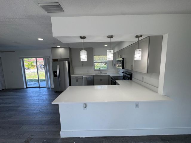 4010 NE 6th Avenue, Deerfield Beach, FL 33064