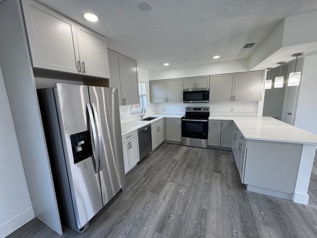 4010 NE 6th Avenue, Deerfield Beach, FL 33064