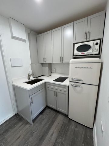 4010 NE 6th Avenue, Deerfield Beach, FL 33064