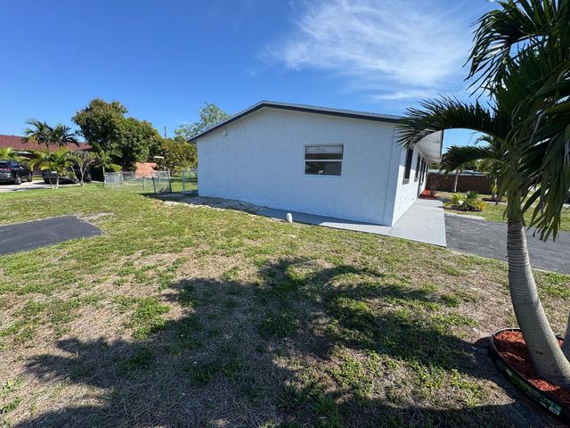 4010 NE 6th Avenue, Deerfield Beach, FL 33064