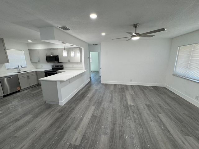 4010 NE 6th Avenue, Deerfield Beach, FL 33064