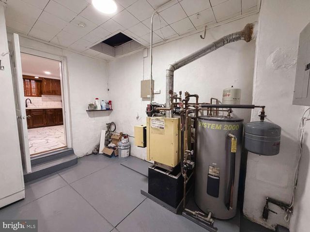 1424 WAYNE ST, Reading, PA 19601