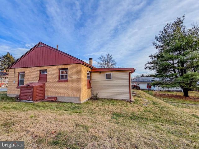 1424 WAYNE ST, Reading, PA 19601