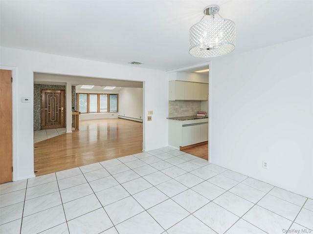 24 Downing Avenue, Sea Cliff, NY 11579