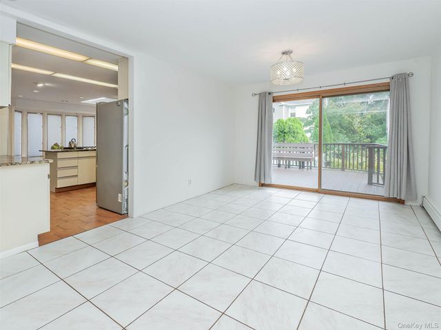 24 Downing Avenue, Sea Cliff, NY 11579
