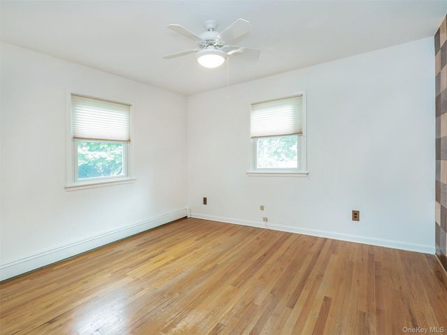 24 Downing Avenue, Sea Cliff, NY 11579