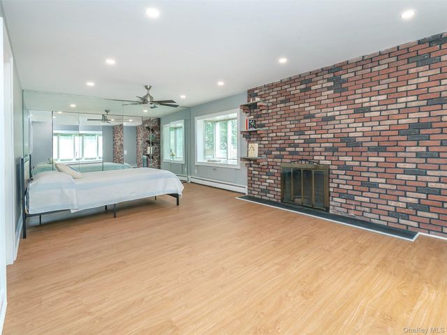 24 Downing Avenue, Sea Cliff, NY 11579