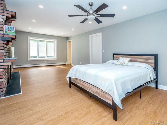 24 Downing Avenue, Sea Cliff, NY 11579