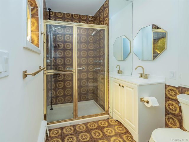 24 Downing Avenue, Sea Cliff, NY 11579
