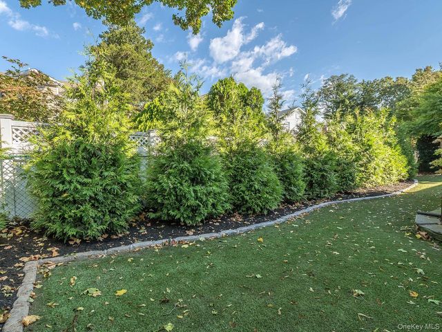 24 Downing Avenue, Sea Cliff, NY 11579