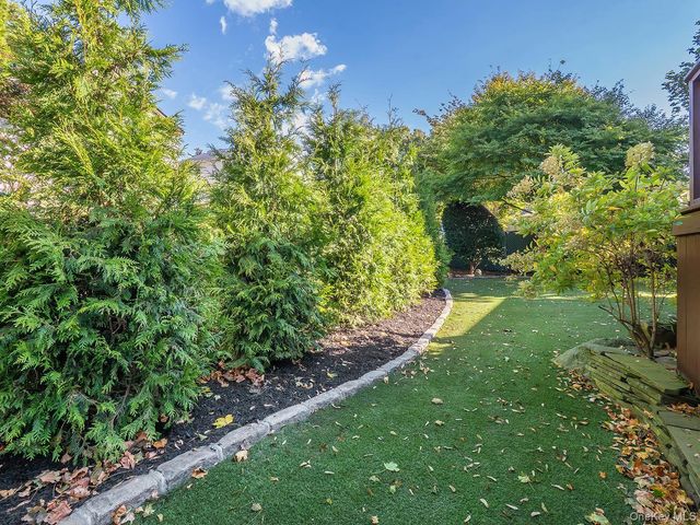 24 Downing Avenue, Sea Cliff, NY 11579