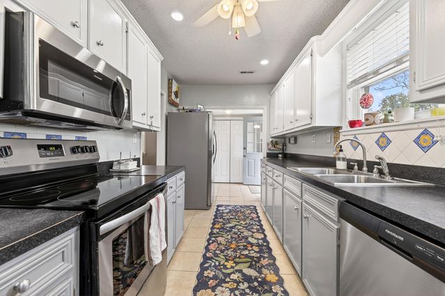 15 N Dukes Street, Summerton, SC 29148