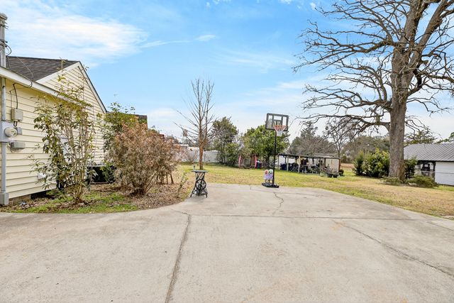 15 N Dukes Street, Summerton, SC 29148