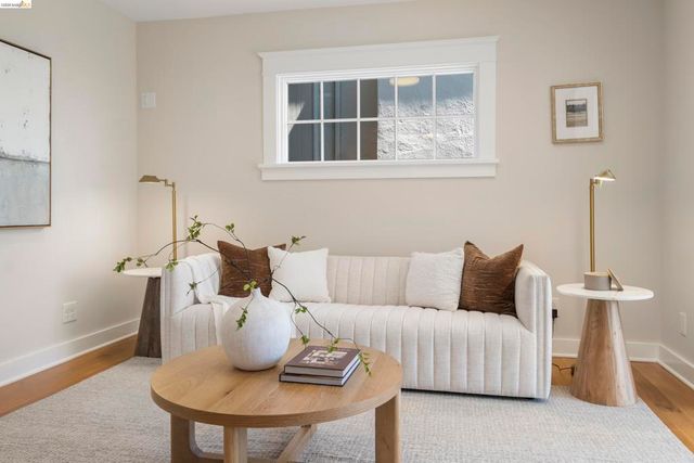 977 Regal Rd, Berkeley, CA 94708