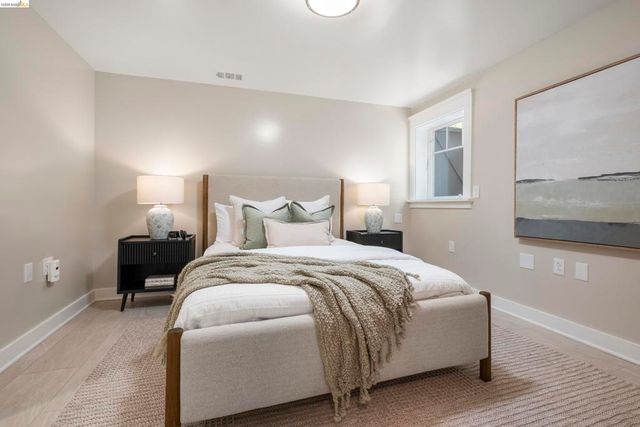 977 Regal Rd, Berkeley, CA 94708
