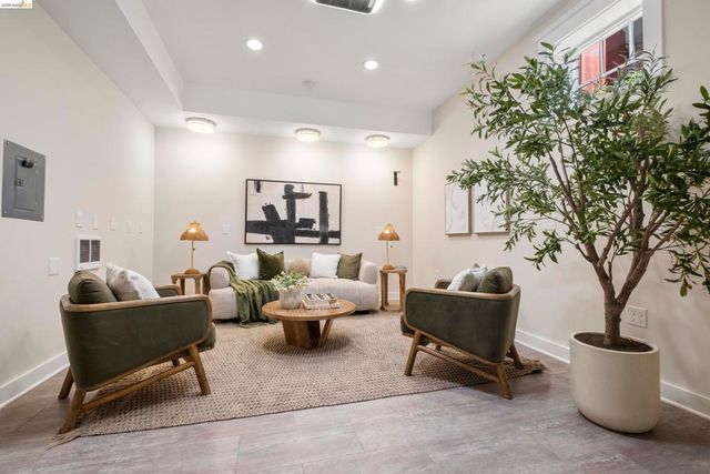 977 Regal Rd, Berkeley, CA 94708