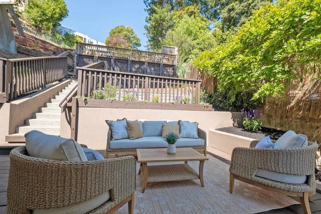 977 Regal Rd, Berkeley, CA 94708