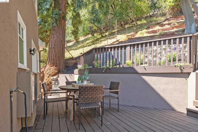 977 Regal Rd, Berkeley, CA 94708