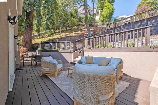 977 Regal Rd, Berkeley, CA 94708
