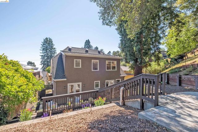 977 Regal Rd, Berkeley, CA 94708