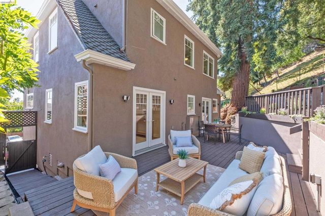 977 Regal Rd, Berkeley, CA 94708