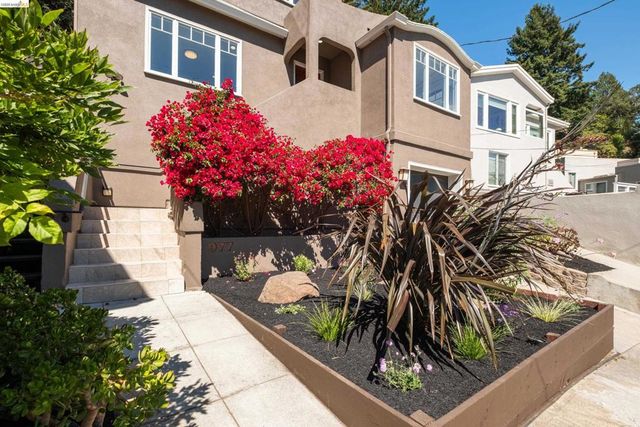 977 Regal Rd, Berkeley, CA 94708
