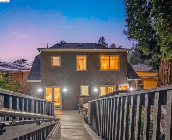 977 Regal Rd, Berkeley, CA 94708
