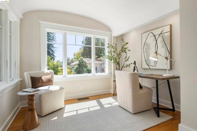 977 Regal Rd, Berkeley, CA 94708