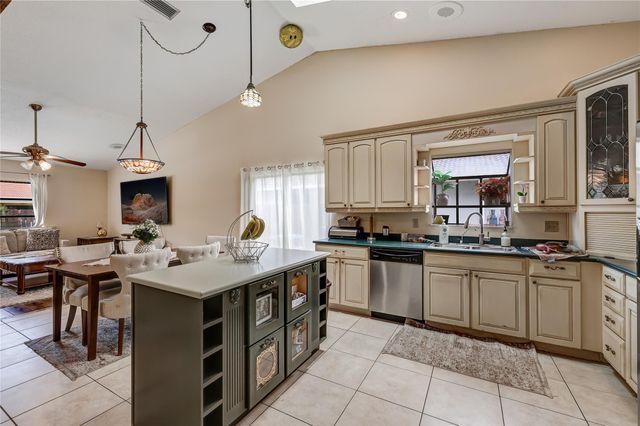 1962 NW 110th Ln, Coral Springs, FL 33071