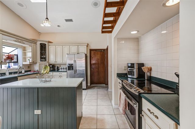 1962 NW 110th Ln, Coral Springs, FL 33071