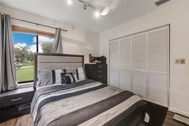 1962 NW 110th Ln, Coral Springs, FL 33071