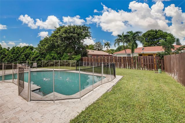 1962 NW 110th Ln, Coral Springs, FL 33071