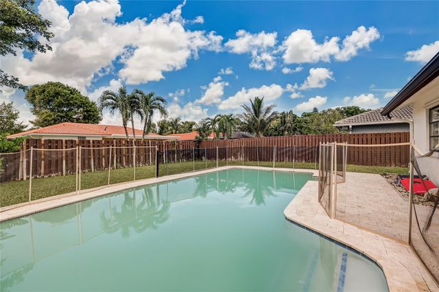 1962 NW 110th Ln, Coral Springs, FL 33071