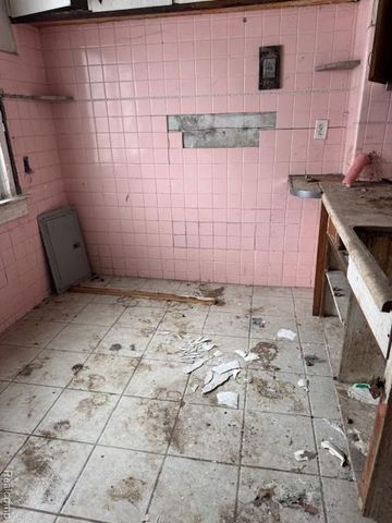 14298 Chelsea Street, Detroit, MI 48213