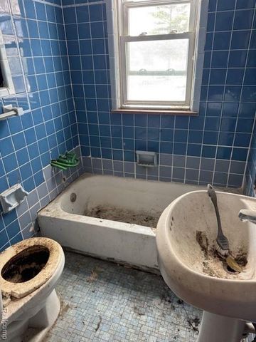 14298 Chelsea Street, Detroit, MI 48213