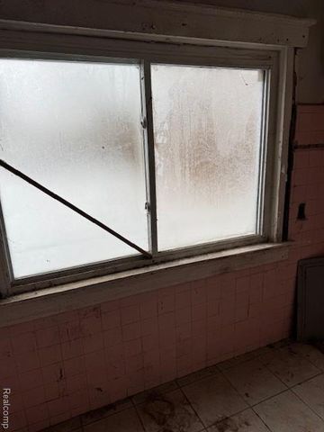 14298 Chelsea Street, Detroit, MI 48213