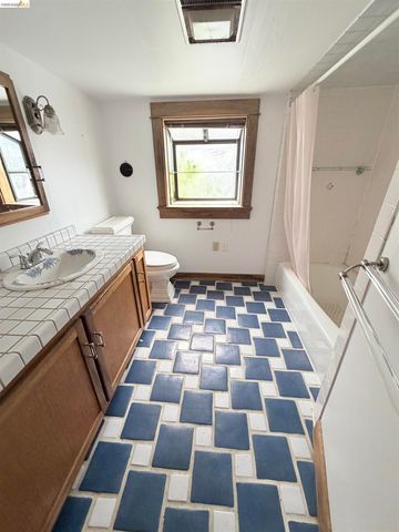 2013 9Th St, Berkeley, CA 94710