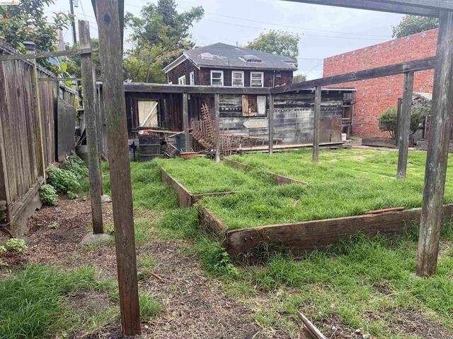 2013 9Th St, Berkeley, CA 94710