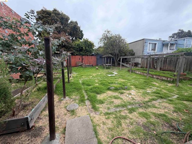 2013 9Th St, Berkeley, CA 94710